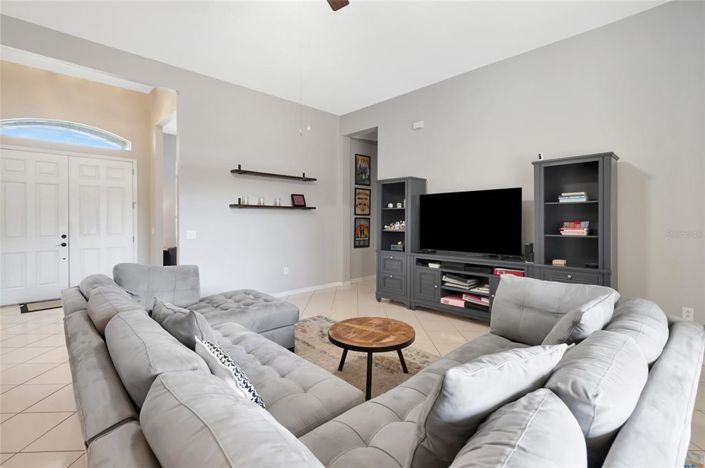 Image No.8-4 Bed House for sale