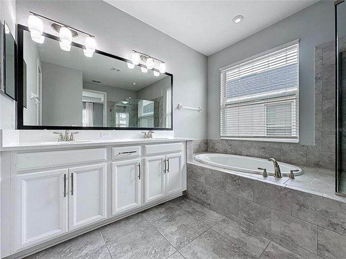 Image No.38-4 Bed House for sale