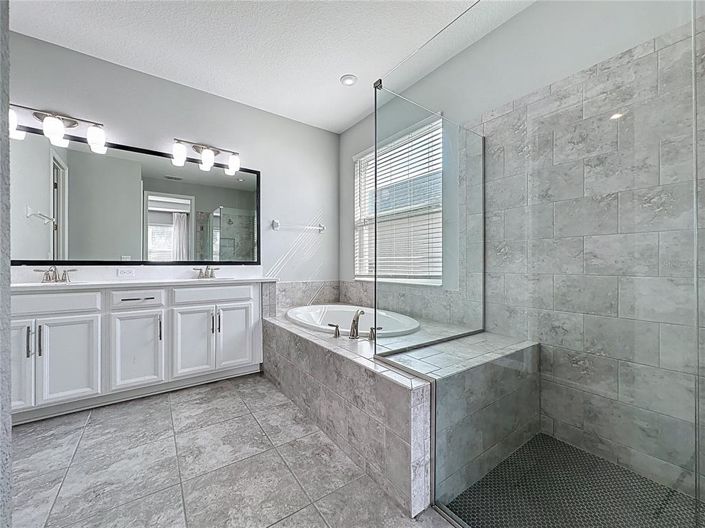 Image No.40-4 Bed House for sale