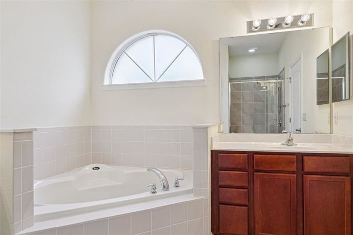 Image No.18-3 Bed Townhouse for sale