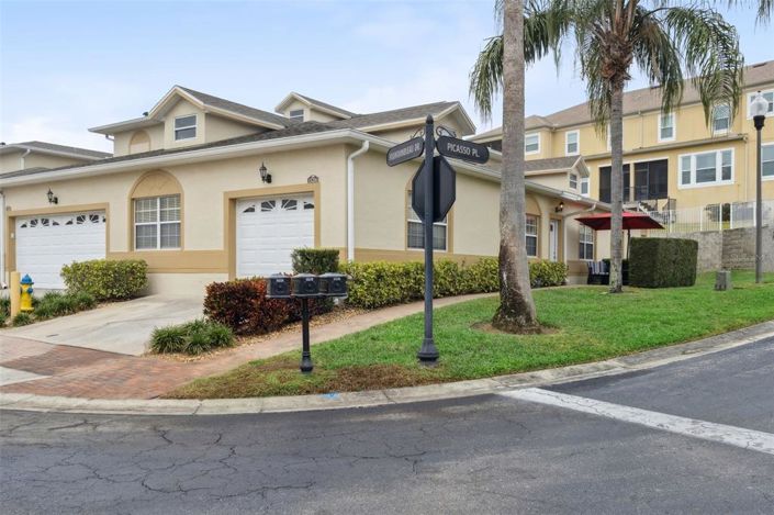 Image No.30-3 Bed Townhouse for sale