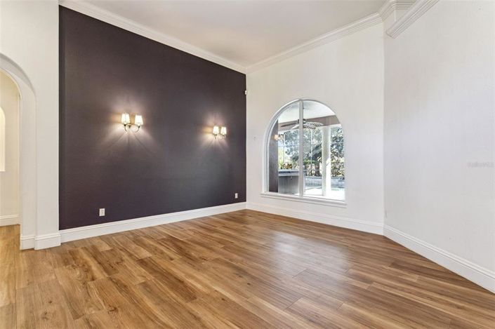 Image No.10-4 Bed House for sale