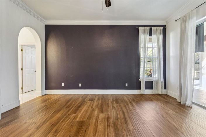 Image No.14-4 Bed House for sale