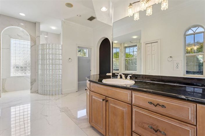 Image No.21-4 Bed House for sale