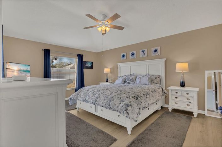 Image No.13-3 Bed House for sale