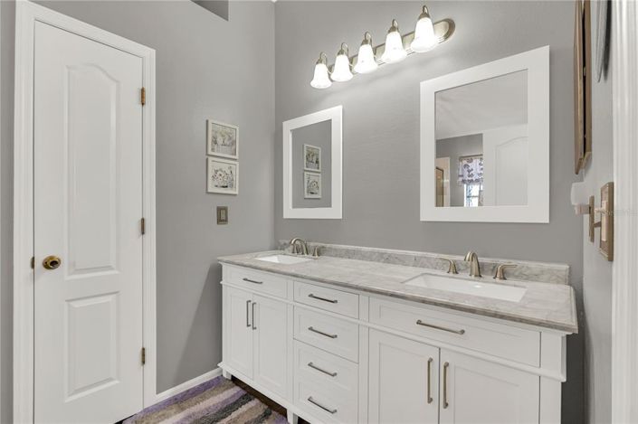 Image No.15-3 Bed House for sale