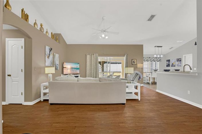 Image No.5-3 Bed House for sale