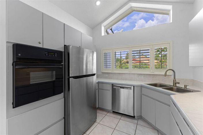 Image No.10-3 Bed House for sale