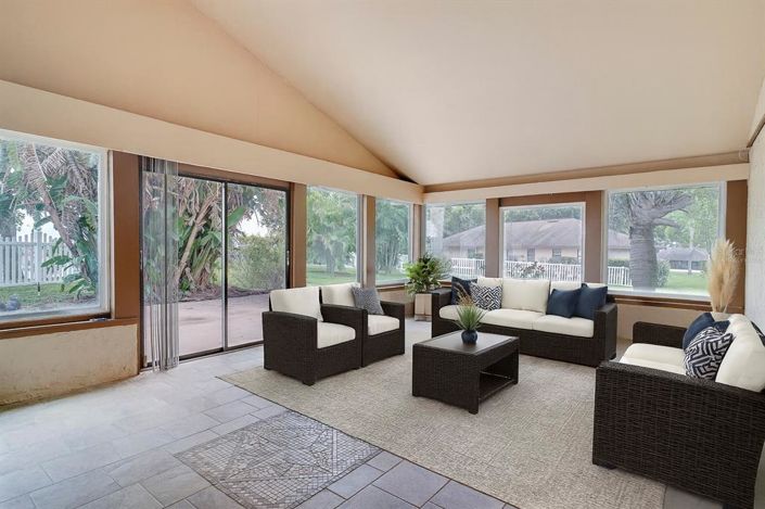 Image No.19-4 Bed House for sale