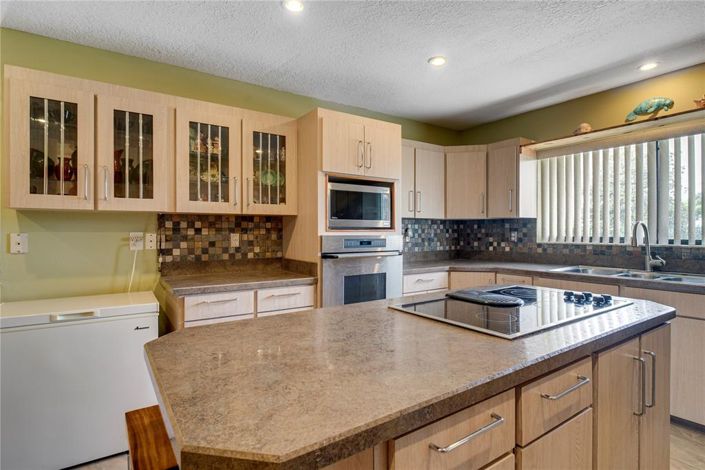 Image No.9-4 Bed House for sale