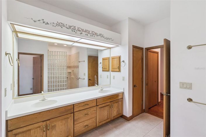 Image No.20-3 Bed House for sale