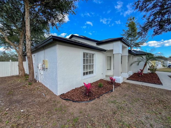 Image No.10-3 Bed House for sale