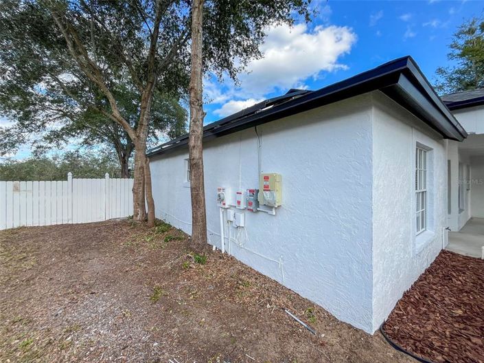 Image No.11-3 Bed House for sale