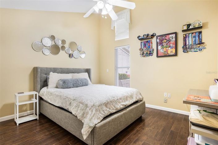 Image No.15-2 Bed Townhouse for sale