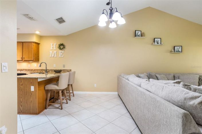 Image No.6-2 Bed Townhouse for sale