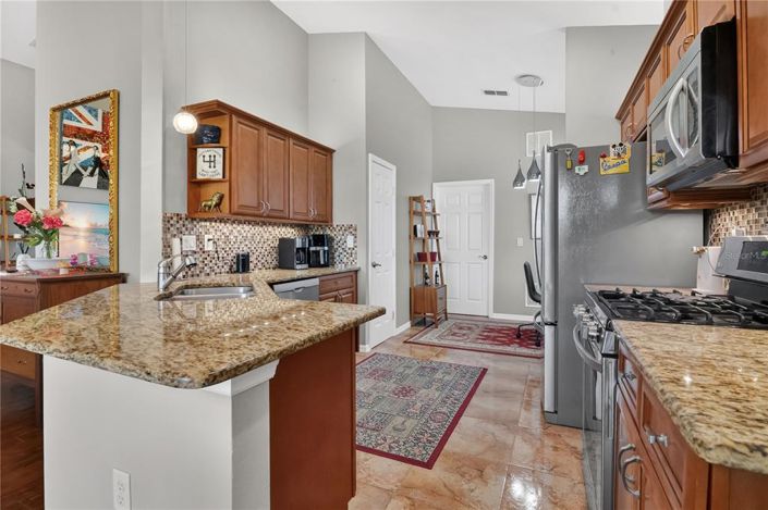 Image No.12-2 Bed House for sale