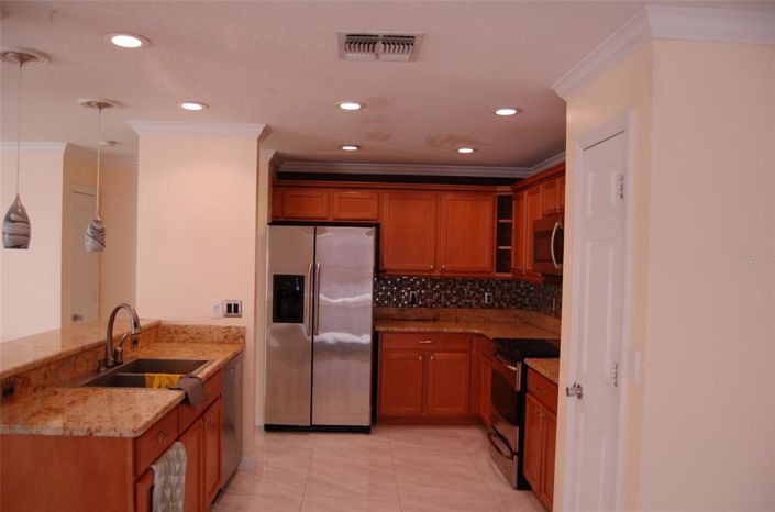 Image No.10-3 Bed House for sale