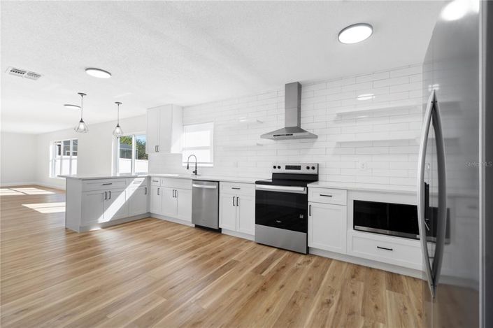 Image No.12-5 Bed House for sale