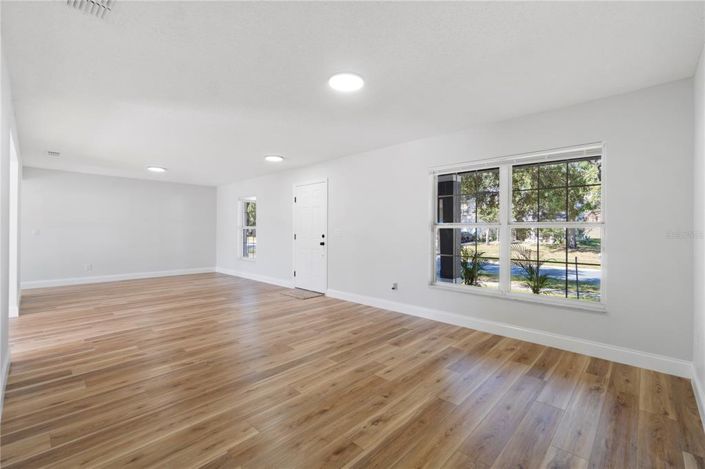 Image No.5-5 Bed House for sale