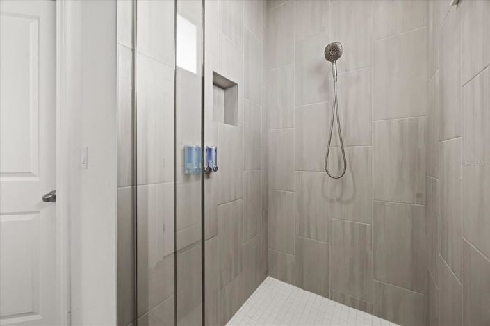 Image No.17-5 Bed House for sale