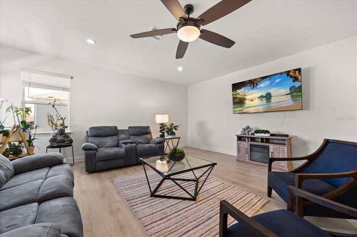 Image No.20-5 Bed House for sale