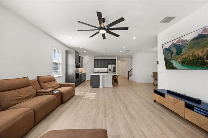 Image No.6-5 Bed House for sale