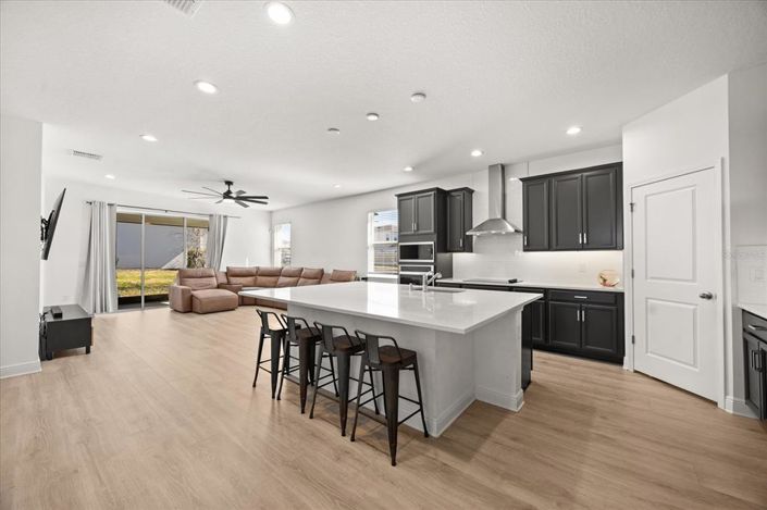 Image No.7-5 Bed House for sale