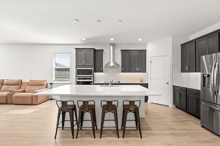 Image No.8-5 Bed House for sale