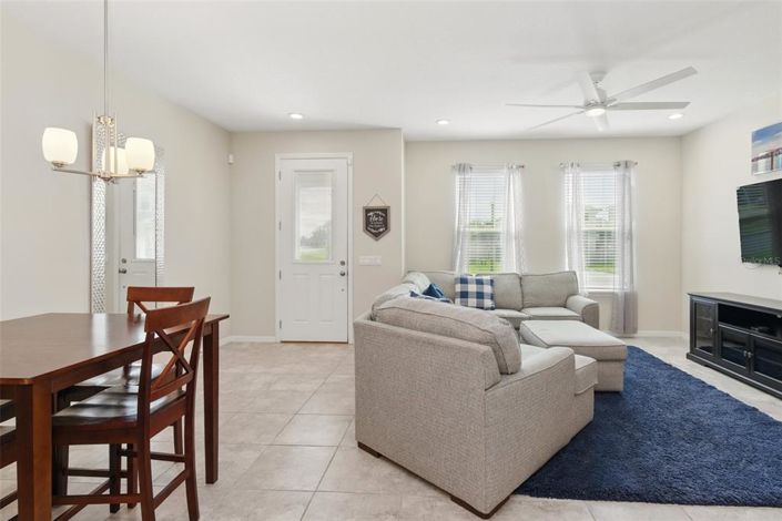 Image No.12-3 Bed Townhouse for sale