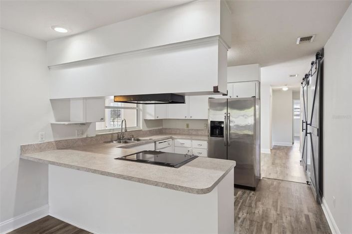 Image No.10-3 Bed House for sale