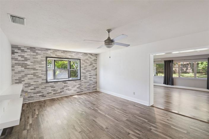 Image No.13-3 Bed House for sale