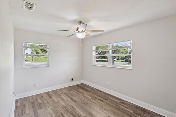 Image No.16-3 Bed House for sale