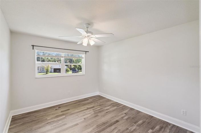 Image No.17-3 Bed House for sale