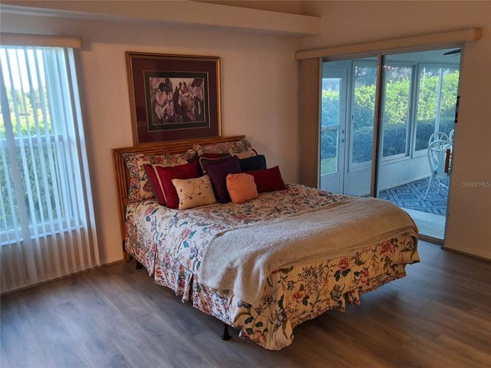 Image No.12-2 Bed House for sale