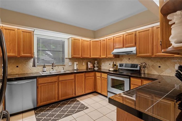 Image No.8-3 Bed House for sale