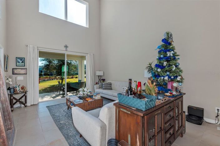 Image No.10-4 Bed House for sale