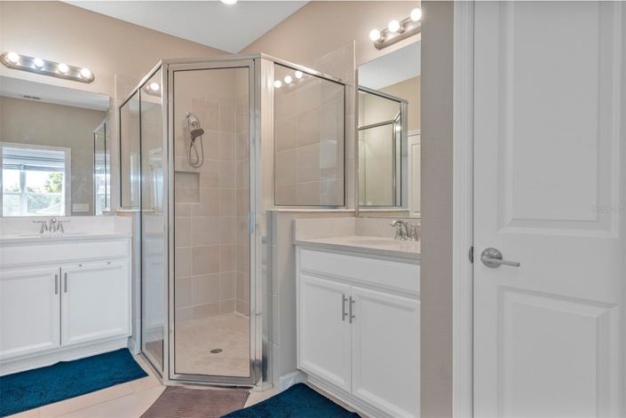 Image No.16-4 Bed House for sale