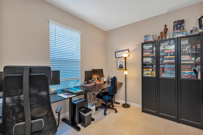 Image No.2-4 Bed House for sale