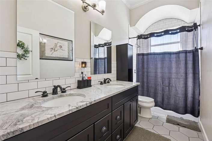 Image No.25-4 Bed House for sale