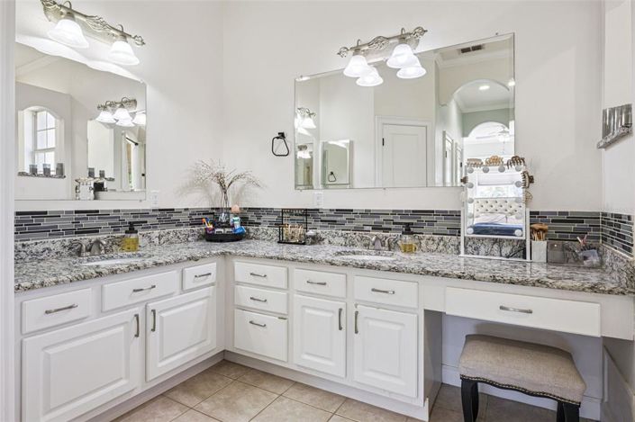 Image No.26-4 Bed House for sale