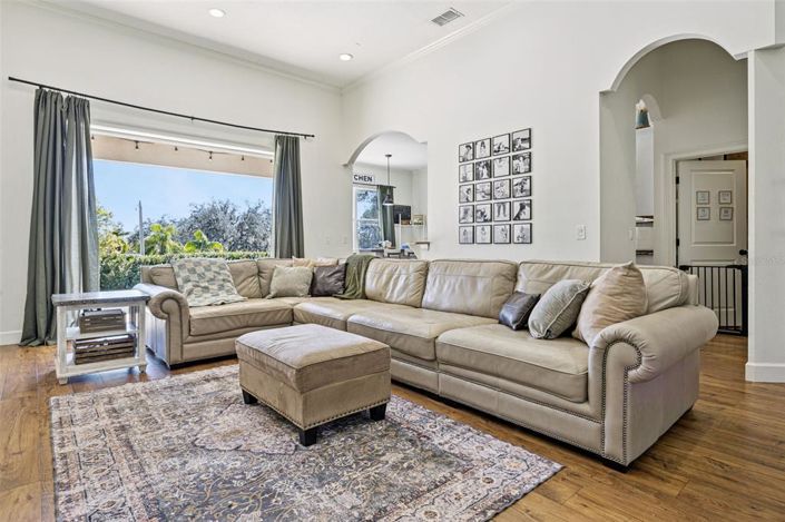 Image No.6-4 Bed House for sale