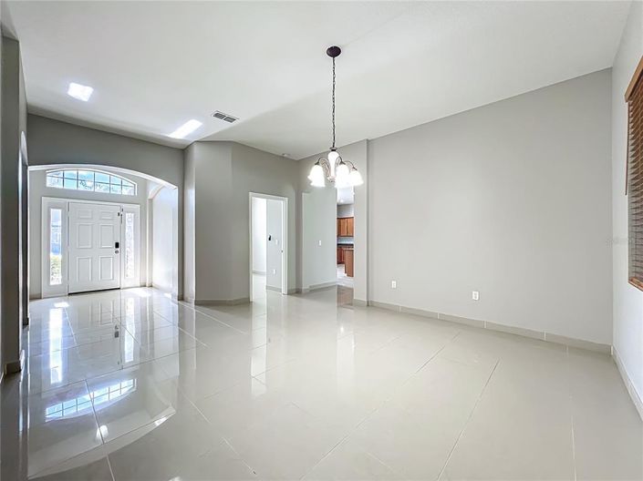 Image No.8-Maison de 4 chambres à vendre à Saint John