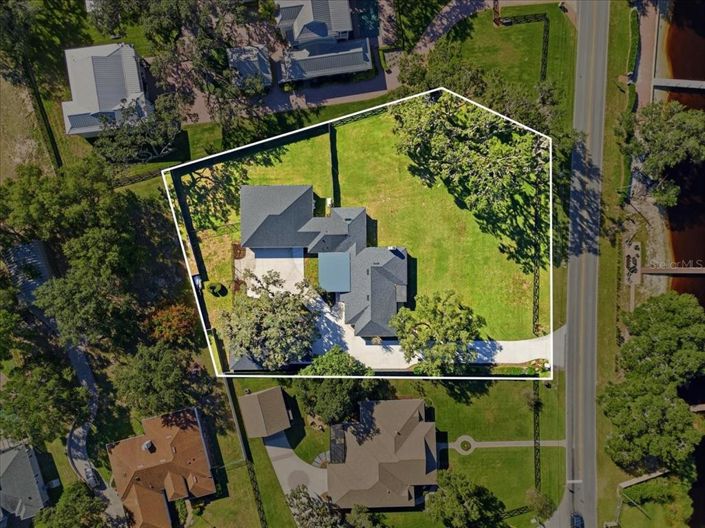 Image No.12-5 Bed House for sale