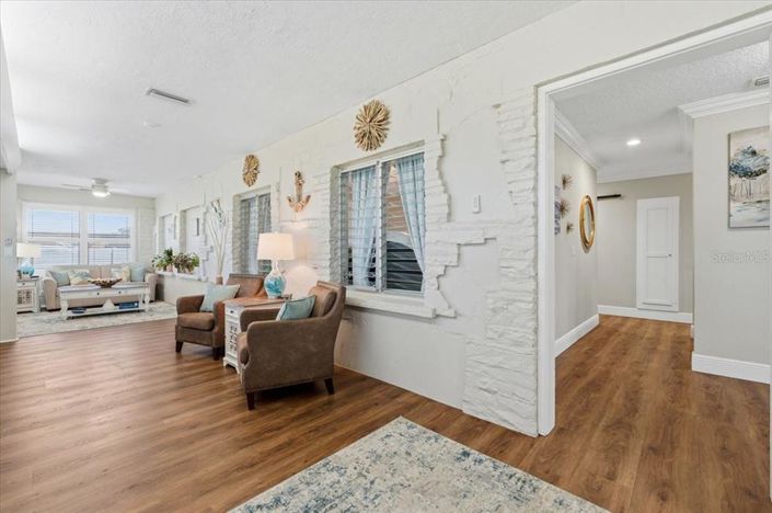 Image No.13-5 Bed House for sale