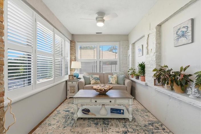 Image No.16-5 Bed House for sale