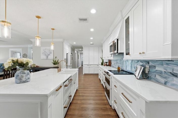 Image No.24-5 Bed House for sale