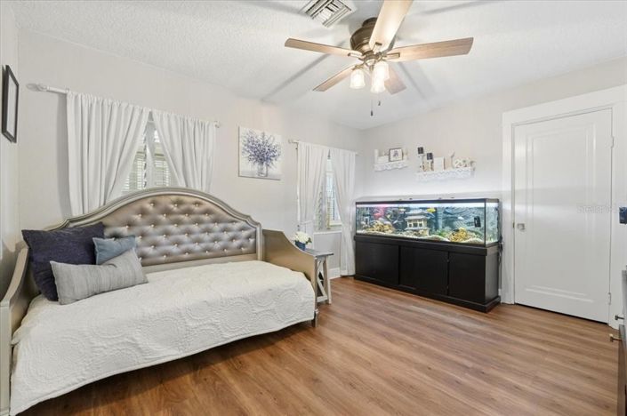 Image No.48-5 Bed House for sale