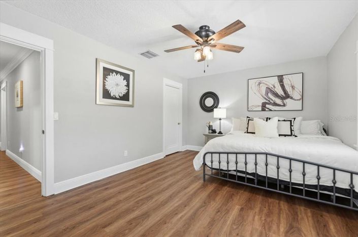 Image No.50-5 Bed House for sale