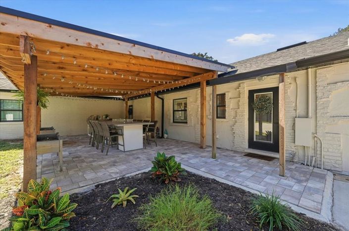 Image No.53-5 Bed House for sale