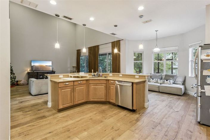 Image No.12-4 Bed House for sale